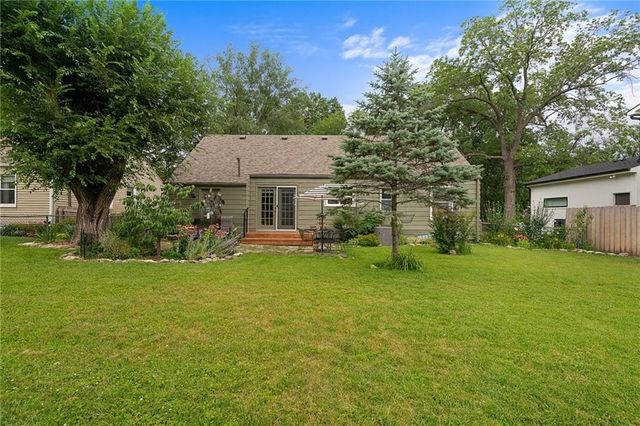 5315 W 71st Terrace, Prairie Village, KS 66208
