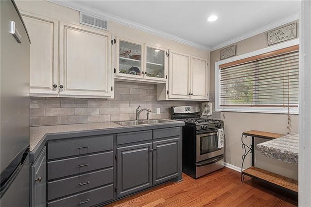 5315 W 71st Terrace, Prairie Village, KS 66208