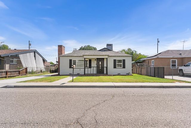 343 Walnut Street, Lemoore, CA 93245