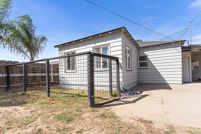 343 Walnut Street, Lemoore, CA 93245
