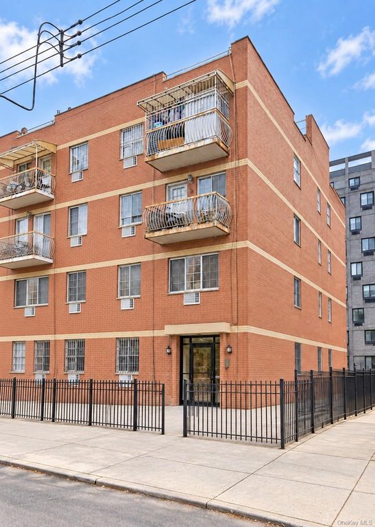 112 38ave, Corona, NY 11368 — exterior