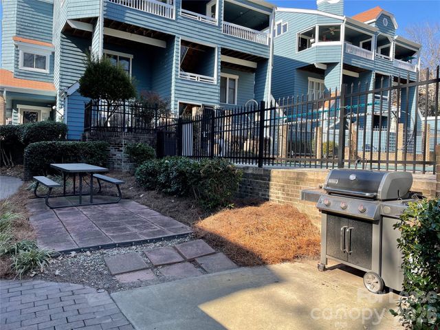 417 W 8th Street G, Charlotte, NC 28202
