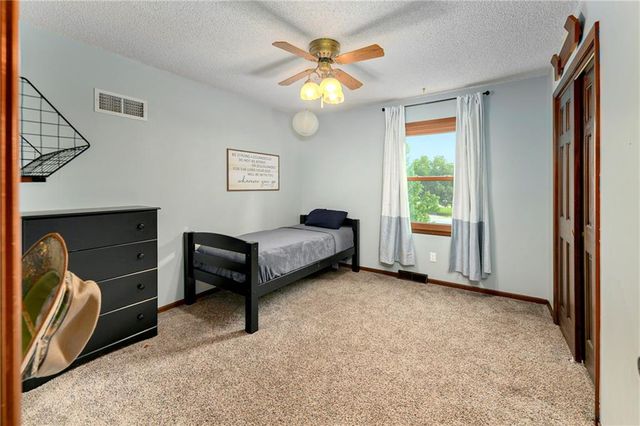1100 SW 44th Street, Blue Springs, MO 64015