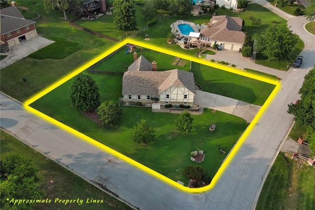 1100 SW 44th Street, Blue Springs, MO 64015