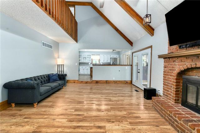 1100 SW 44th Street, Blue Springs, MO 64015