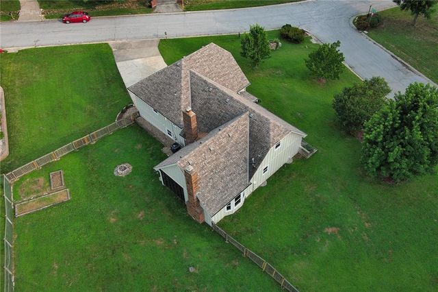 1100 SW 44th Street, Blue Springs, MO 64015