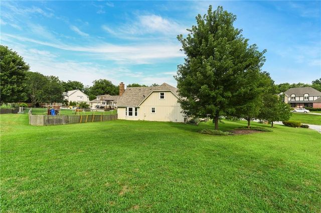 1100 SW 44th Street, Blue Springs, MO 64015