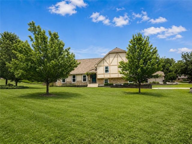 1100 SW 44th Street, Blue Springs, MO 64015