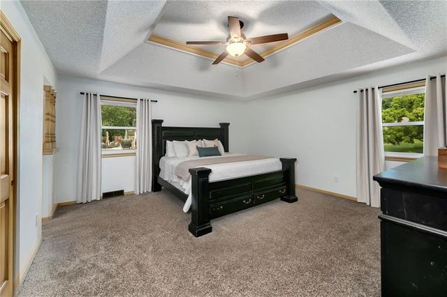 1100 SW 44th Street, Blue Springs, MO 64015