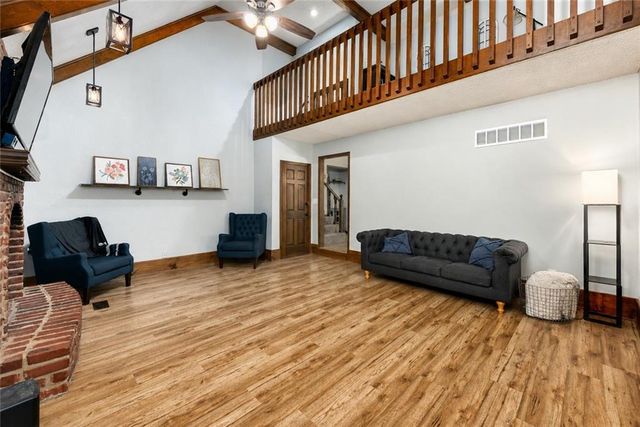 1100 SW 44th Street, Blue Springs, MO 64015