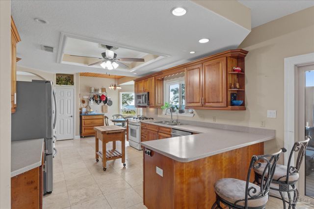 4845 Soundside Dr, Gulf Breeze, FL 32563