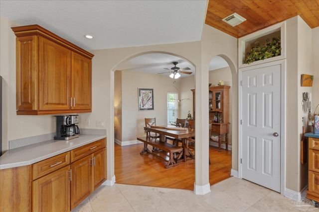 4845 Soundside Dr, Gulf Breeze, FL 32563