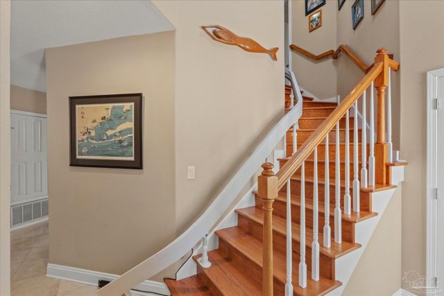 4845 Soundside Dr, Gulf Breeze, FL 32563