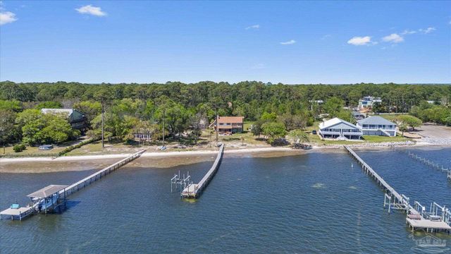 4845 Soundside Dr, Gulf Breeze, FL 32563