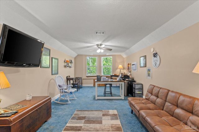 4845 Soundside Dr, Gulf Breeze, FL 32563