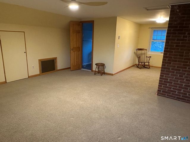 989 North Farms Road, Wallingford, CT 06492