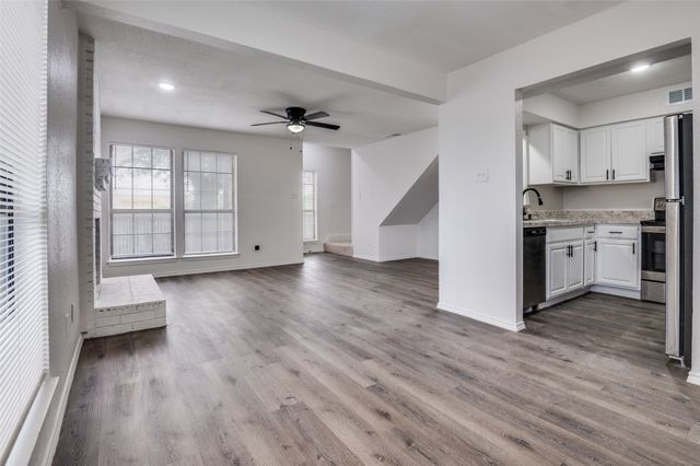 2166 E Arkansas Lane, Arlington, TX 76014