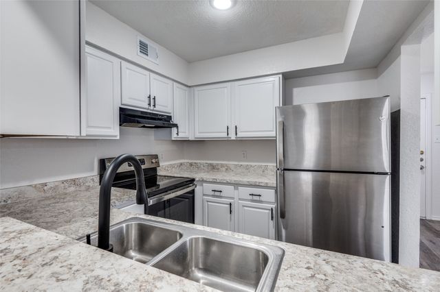 2166 E Arkansas Lane, Arlington, TX 76014