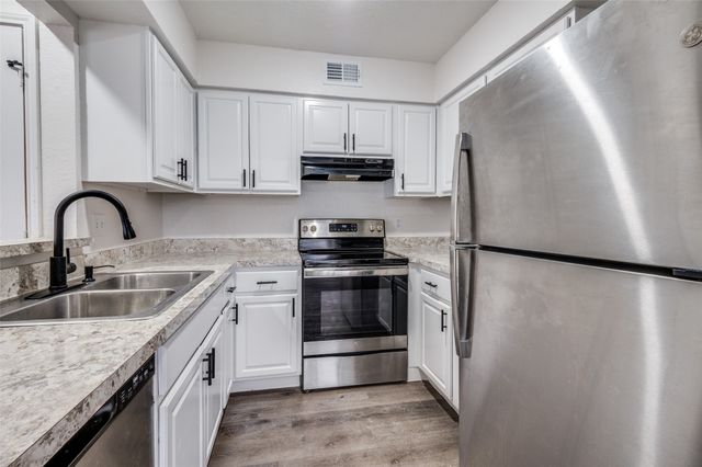 2166 E Arkansas Lane, Arlington, TX 76014