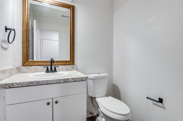2166 E Arkansas Lane, Arlington, TX 76014