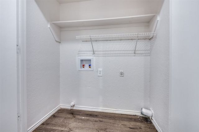 2166 E Arkansas Lane, Arlington, TX 76014