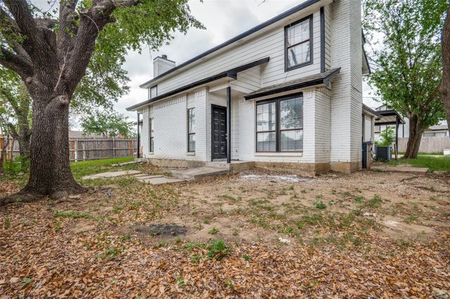 2166 E Arkansas Lane, Arlington, TX 76014