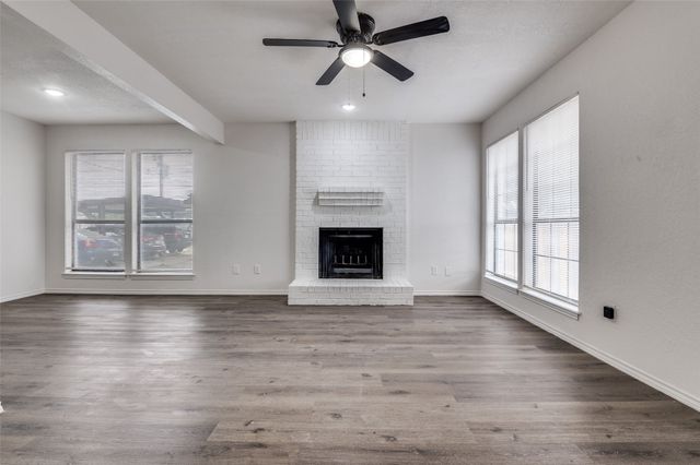 2166 E Arkansas Lane, Arlington, TX 76014