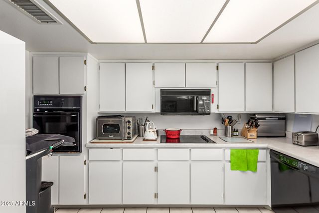 4627 W LANE Avenue, Glendale, AZ 85301