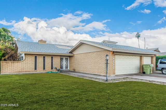 4627 W LANE Avenue, Glendale, AZ 85301