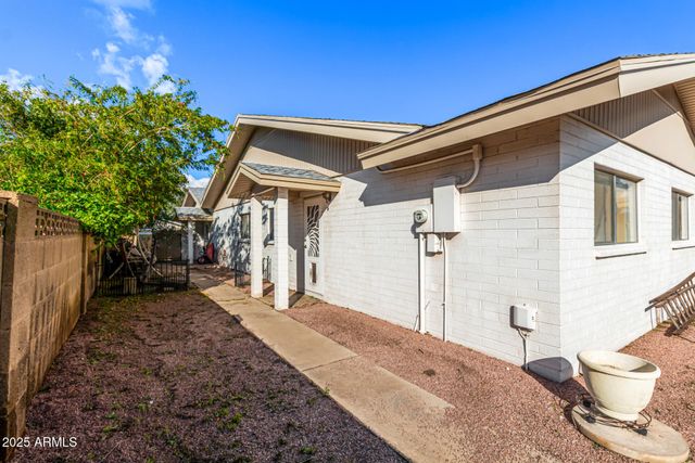 4627 W LANE Avenue, Glendale, AZ 85301