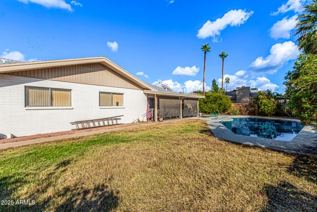 4627 W LANE Avenue, Glendale, AZ 85301