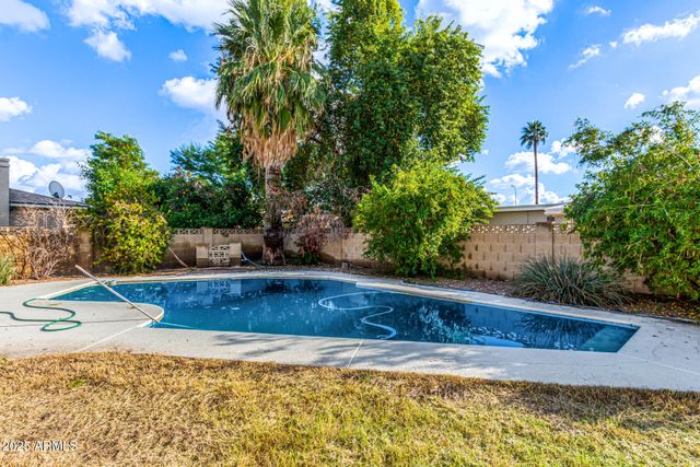 4627 W LANE Avenue, Glendale, AZ 85301