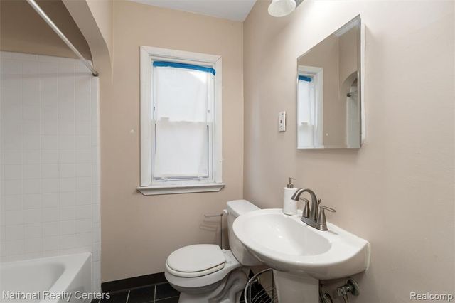 5525 Cadieux Road, Detroit, MI 48224