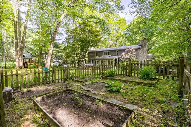 16 Great Oak Lane, Perinton, NY 14534