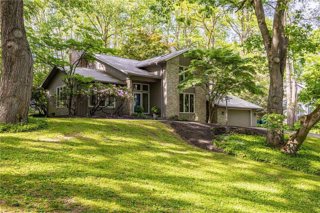 16 Great Oak Lane, Perinton, NY 14534