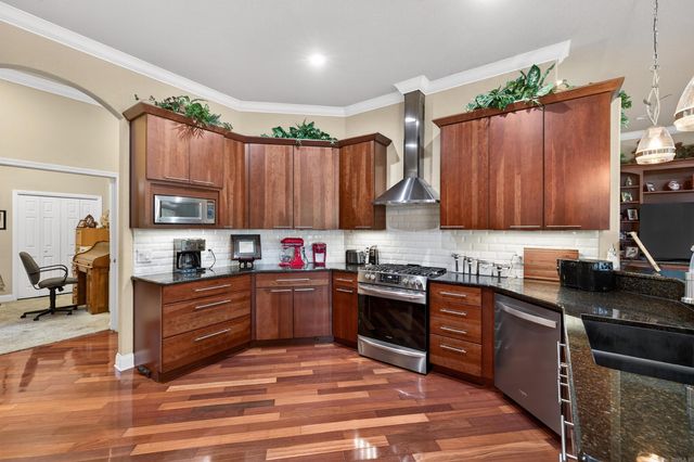 7 Alhaja Way, Hot Springs Village, AR 71909