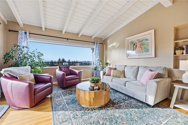 13635 SE 43rd Street, Bellevue, WA 98006