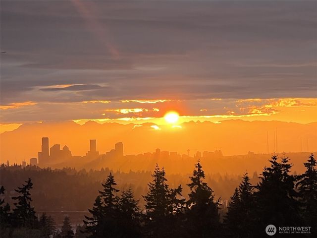 13635 SE 43rd Street, Bellevue, WA 98006