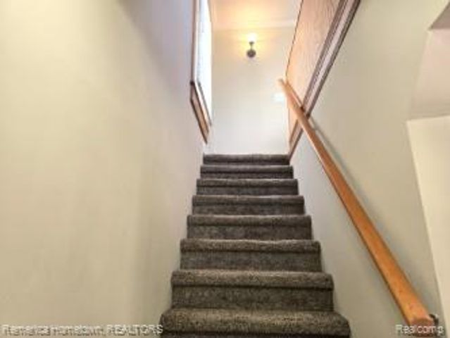 571 W Saratoga Street, Ferndale, MI 48220