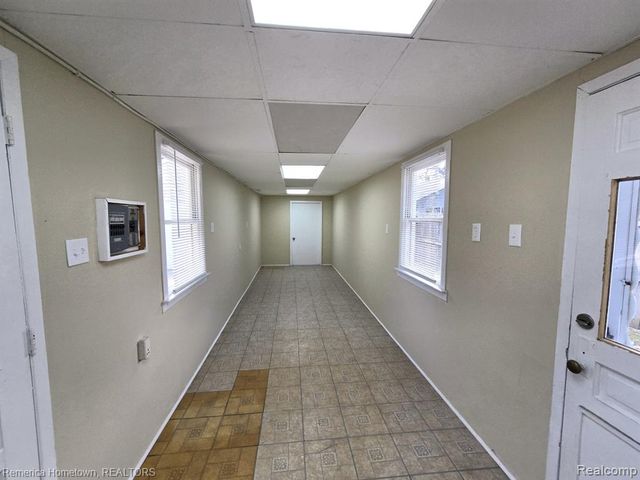 571 W Saratoga Street, Ferndale, MI 48220