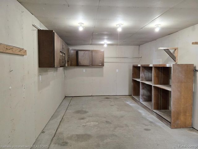 571 W Saratoga Street, Ferndale, MI 48220