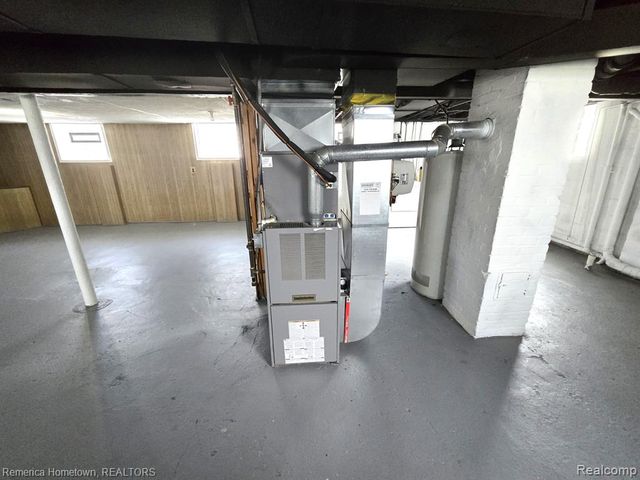 571 W Saratoga Street, Ferndale, MI 48220