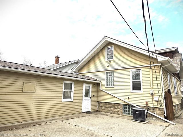 571 W Saratoga Street, Ferndale, MI 48220