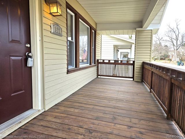 571 W Saratoga Street, Ferndale, MI 48220