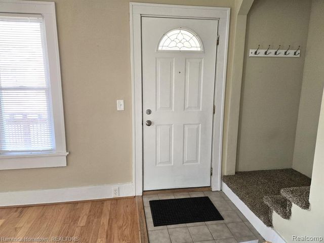 571 W Saratoga Street, Ferndale, MI 48220