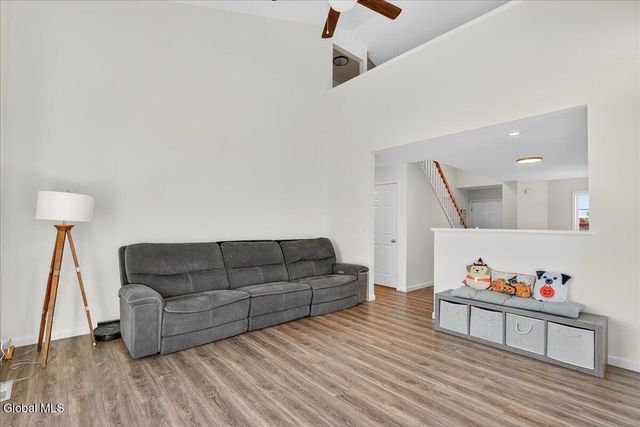 16 Chip Shot Way, Halfmoon, NY 12118