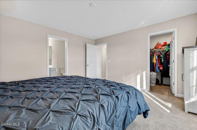 16 Chip Shot Way, Halfmoon, NY 12118