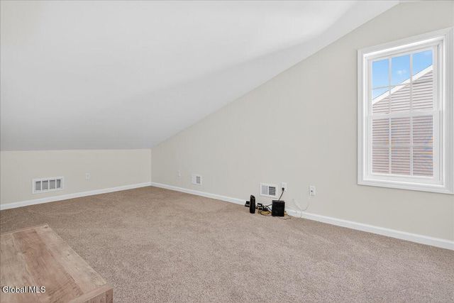 16 Chip Shot Way, Halfmoon, NY 12118