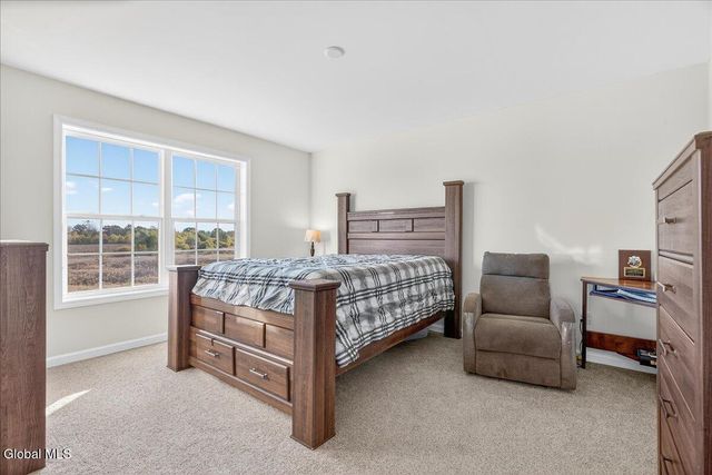 16 Chip Shot Way, Halfmoon, NY 12118