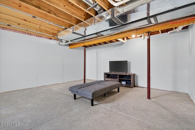 16 Chip Shot Way, Halfmoon, NY 12118